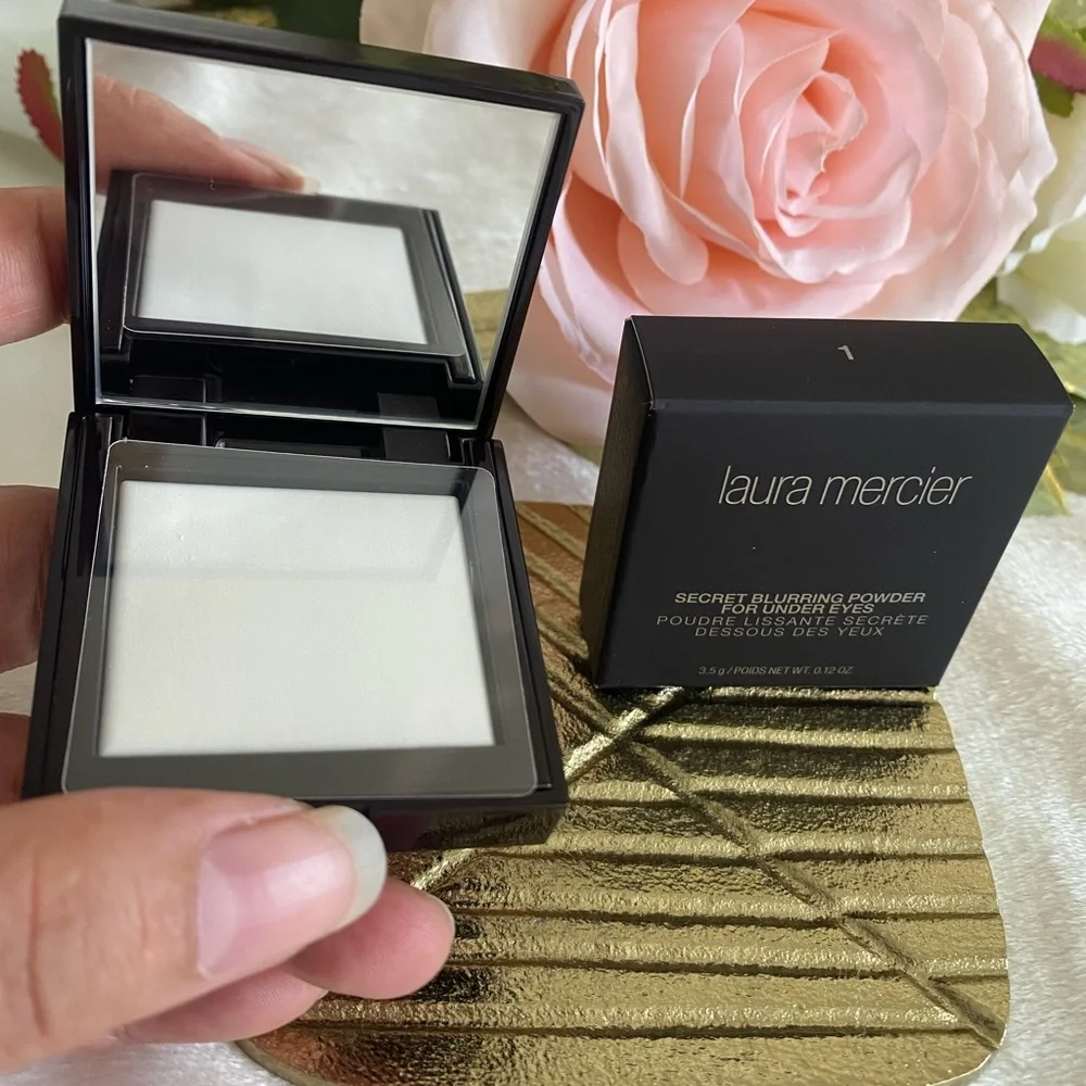Laura Mercier Secret Blurring Powder For under eyes - White